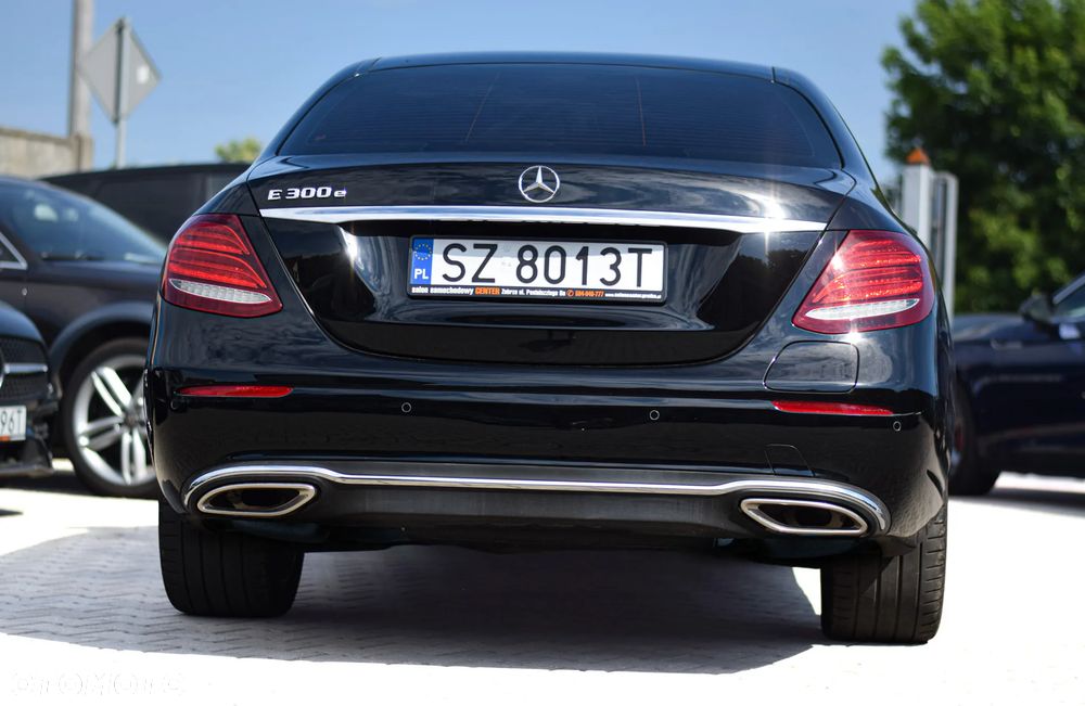 Mercedes-Benz Klasa E 300 9G-TRONIC Avantgarde - 32