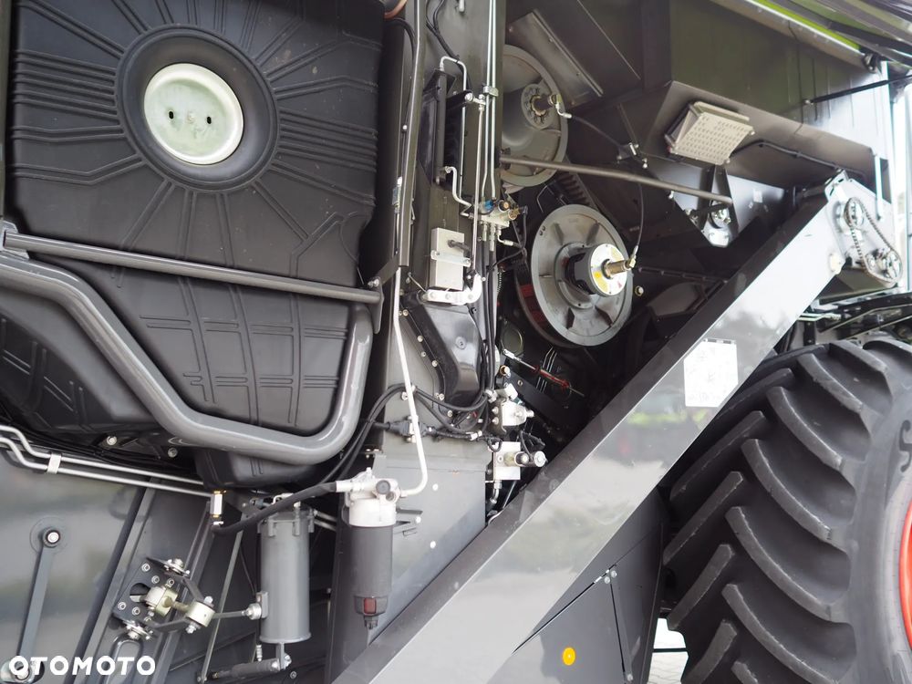 Claas Lexion 5300 + V680 - 11