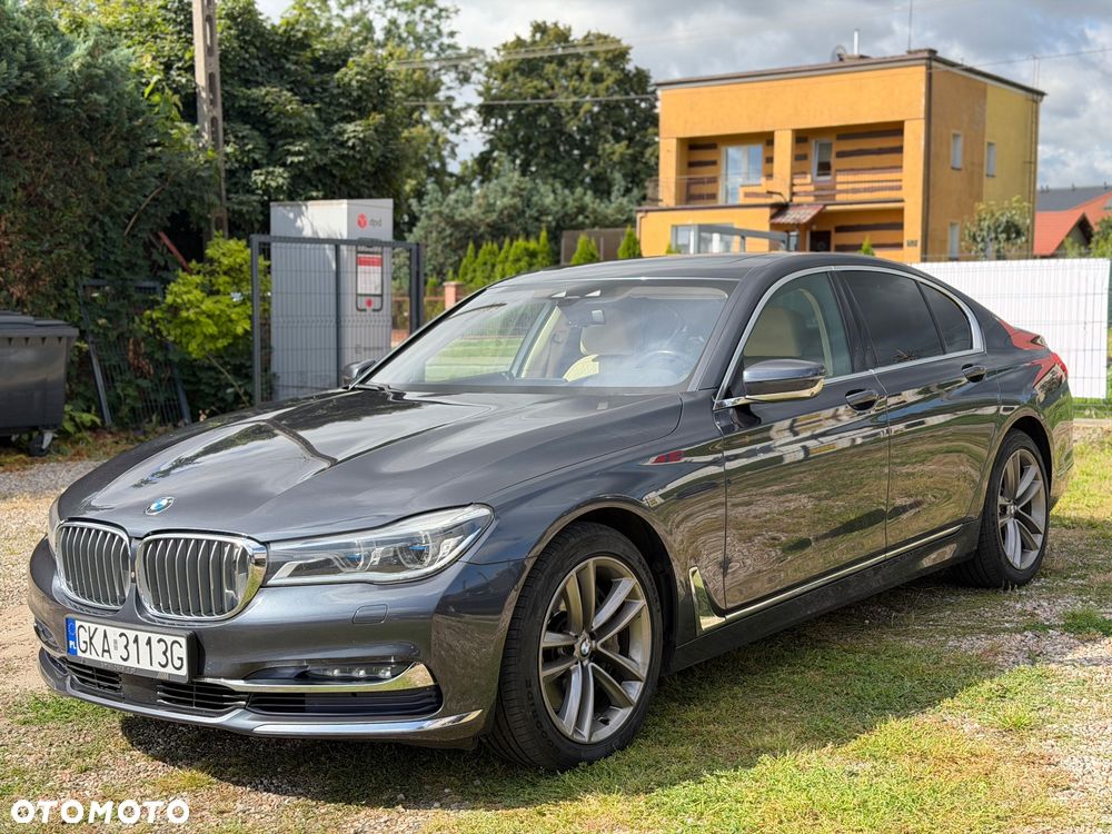 BMW Seria 7 750i xDrive - 9