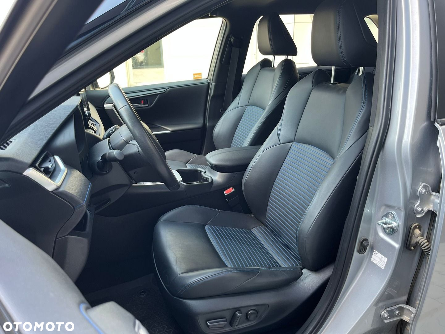 Toyota RAV4 - 6