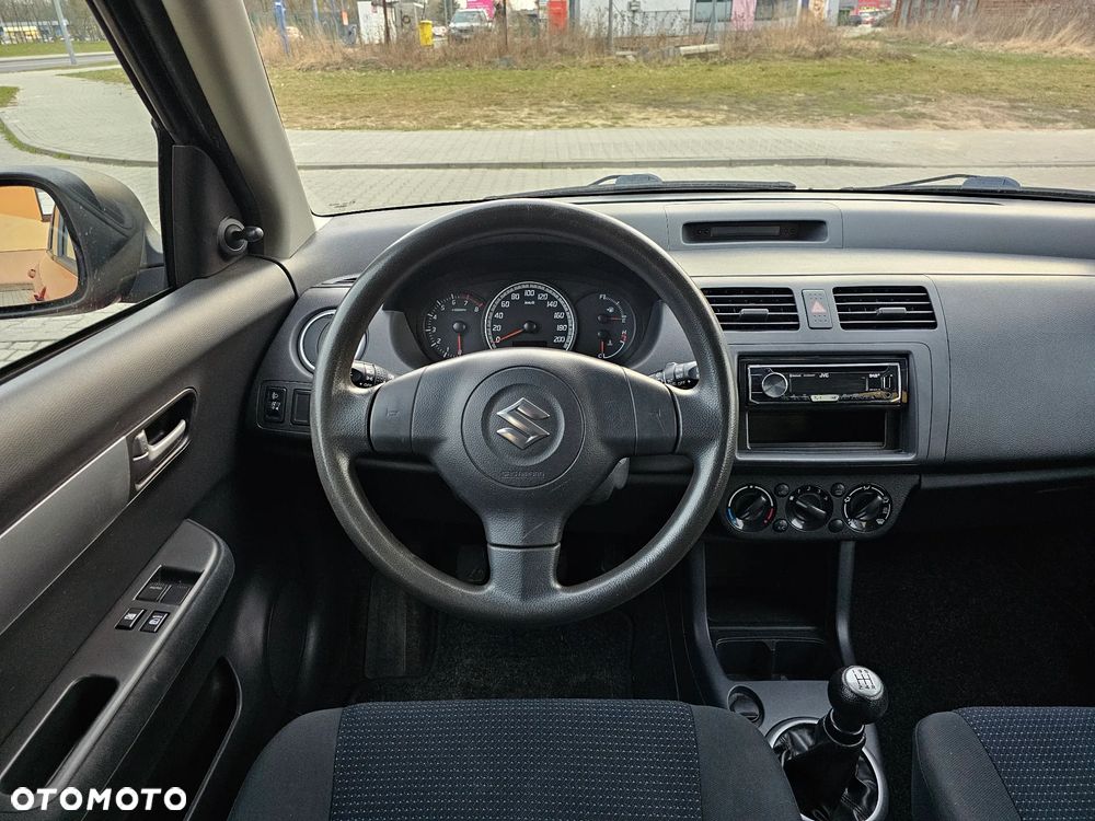 Suzuki Swift 1.3 Comfort dance - 19