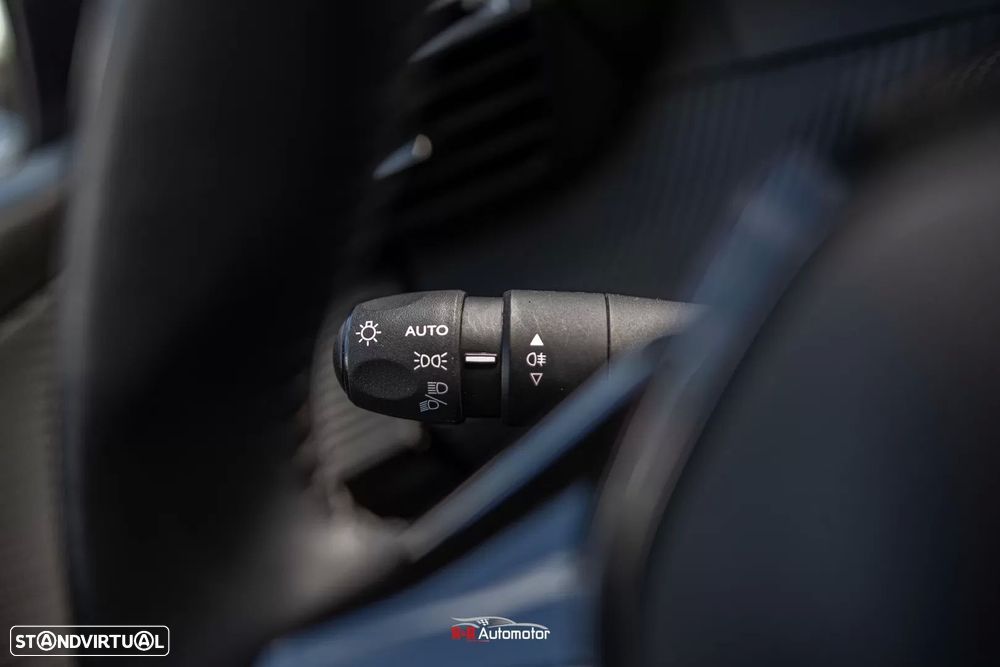 Peugeot 208 1.2 PureTech Active - 30