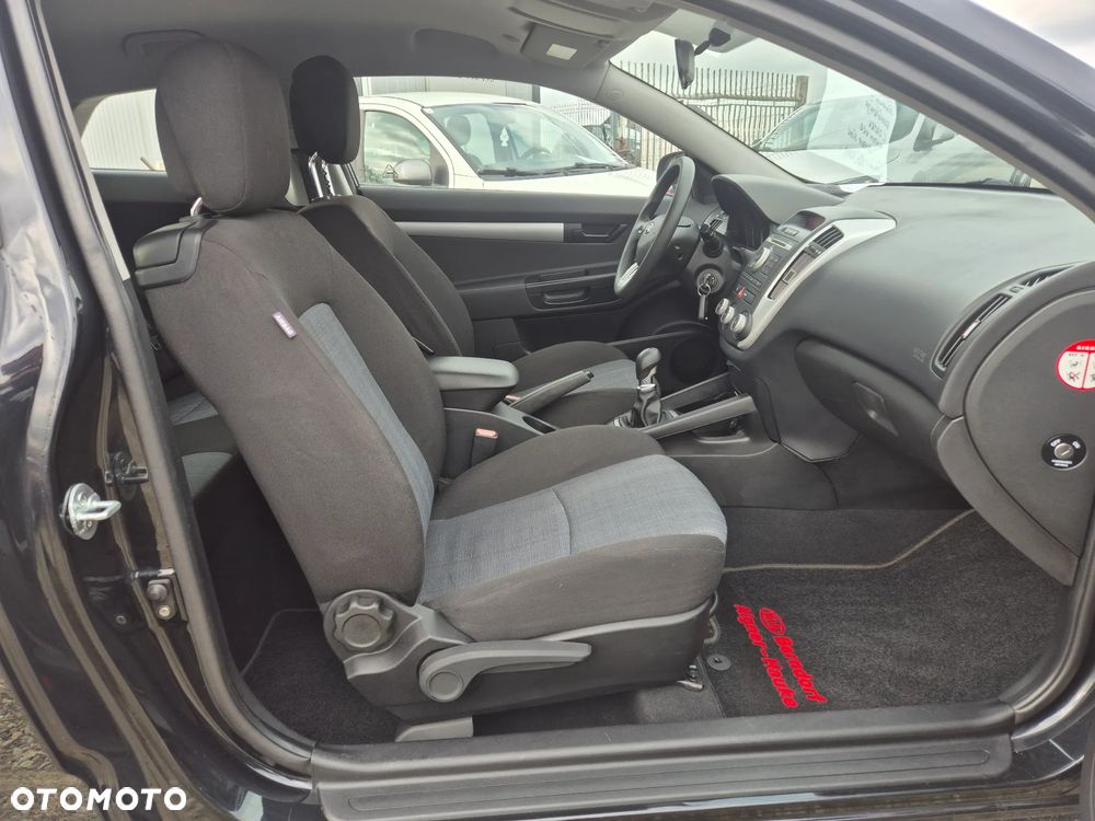 Kia ProCeed 1.4 CVVT Dream-Team Edition - 18