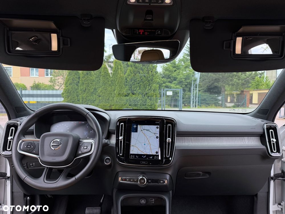 Volvo XC 40 - 25