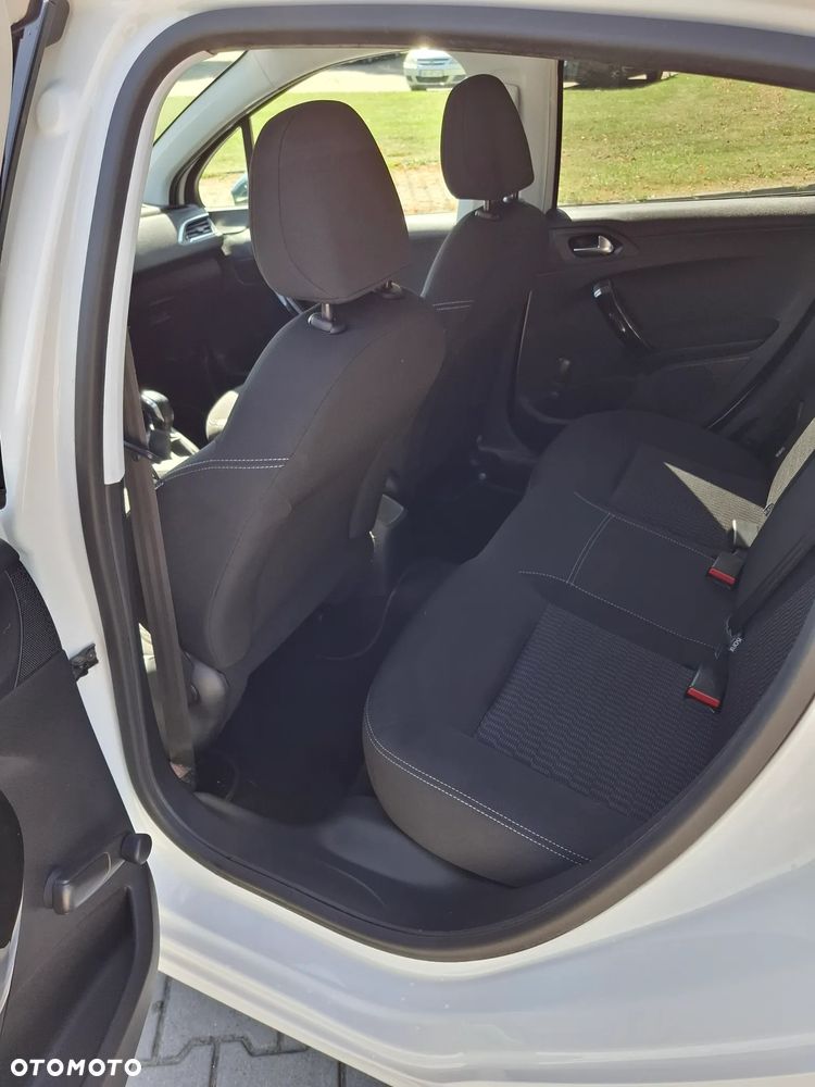 Peugeot 208 82 VTI Style - 12