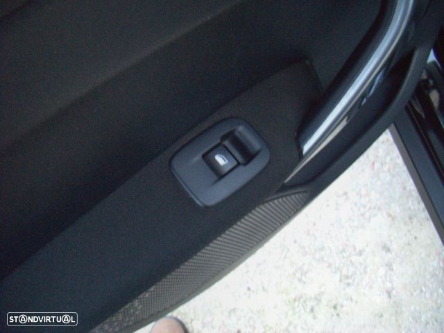 Peugeot 2008 1.2 PureTech Style - 34