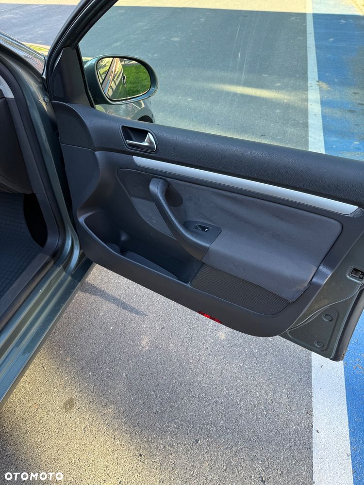 Volkswagen Golf - 17