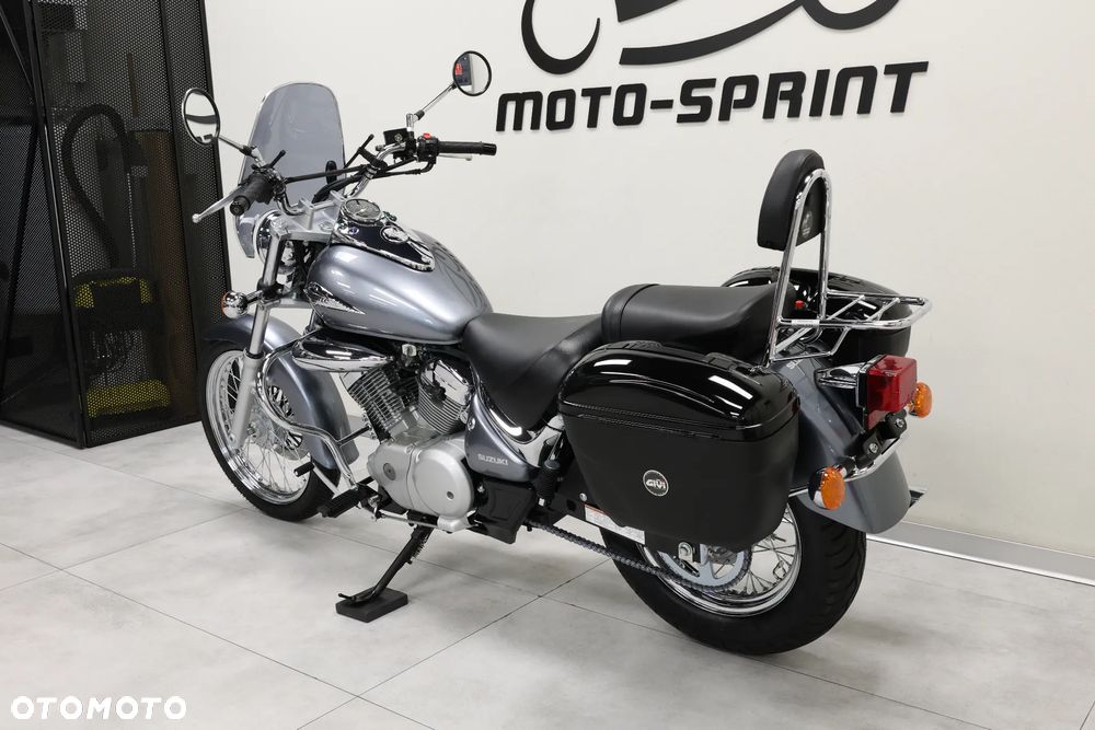 Suzuki Intruder - 9