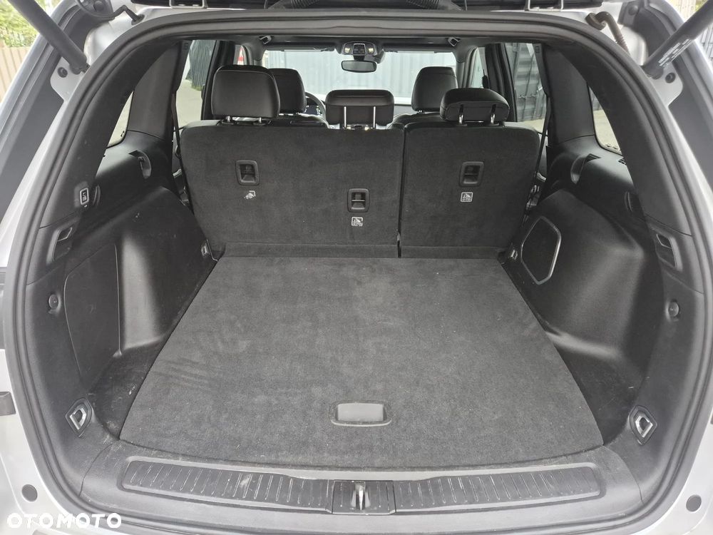 Jeep Grand Cherokee - 16