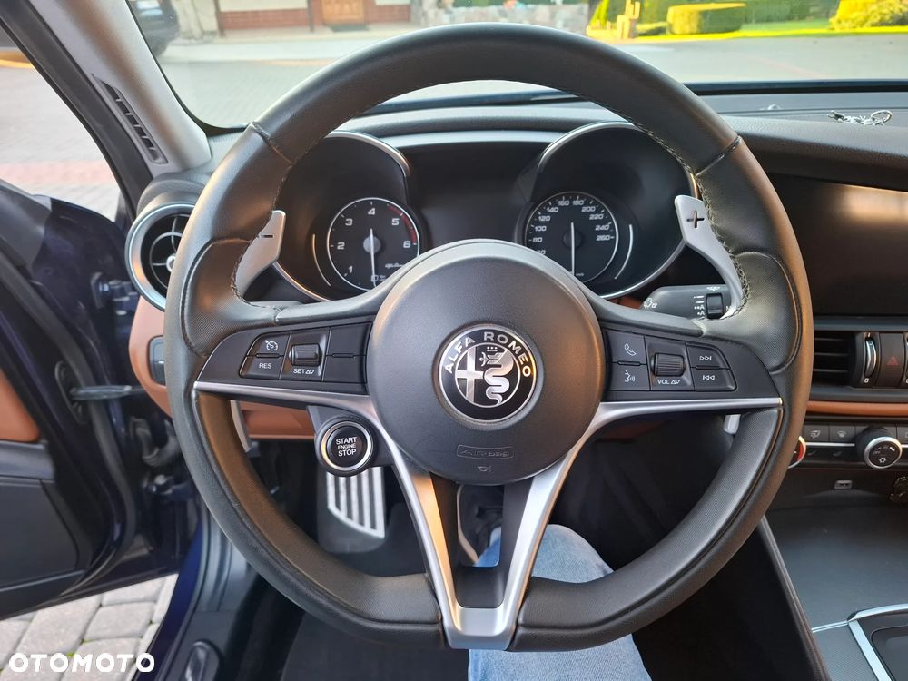 Alfa Romeo Giulia 2.2 D Turbo Super - 9