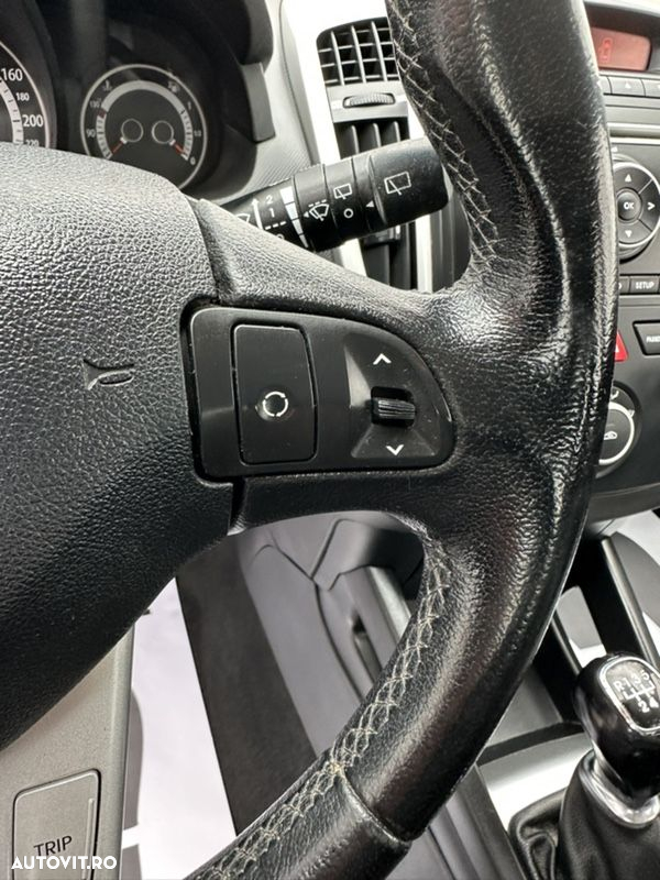 Kia Ceed 1.4 CVVT SW Spirit - 23