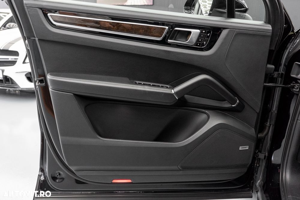 Porsche Cayenne S - 39