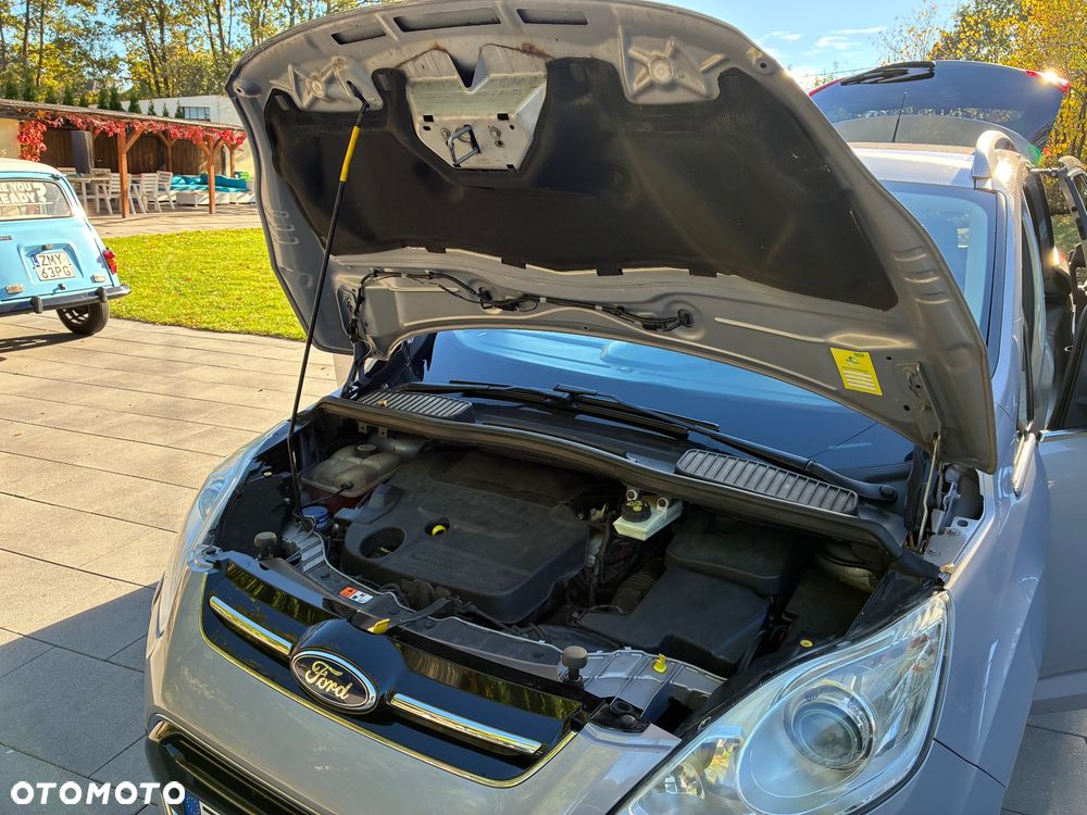 Ford Grand C-MAX - 29
