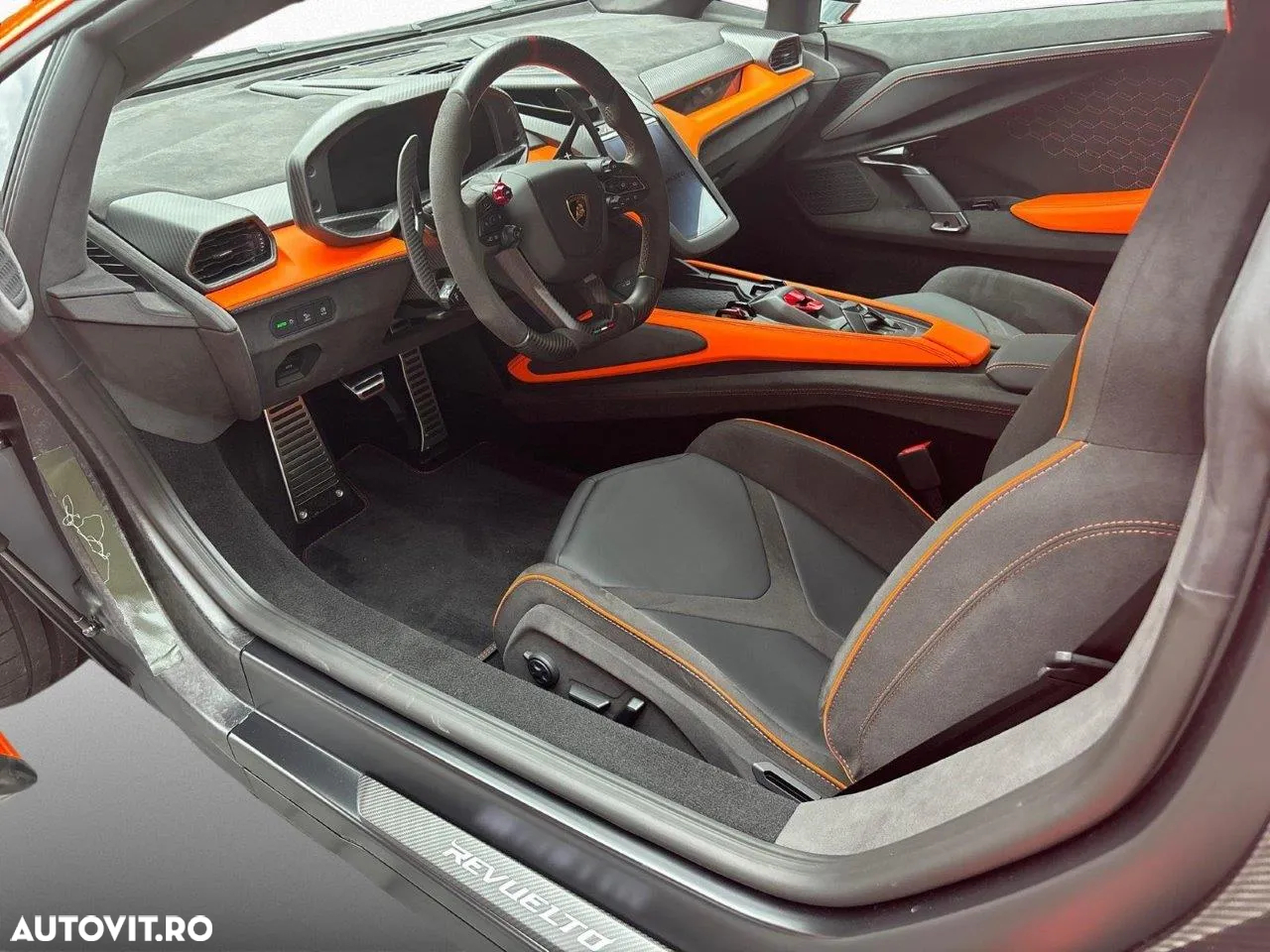 Lamborghini Revuelto - 10