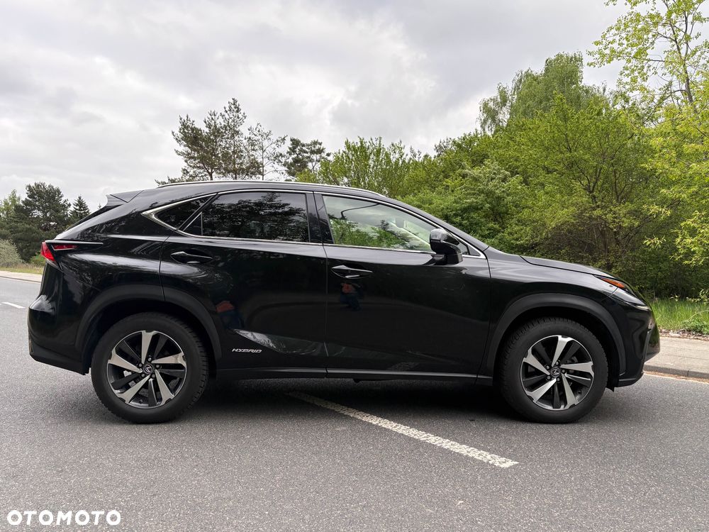 Lexus NX 300h Prestige AWD - 2
