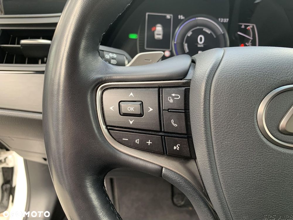 Lexus ES 300h Business Edition - 11