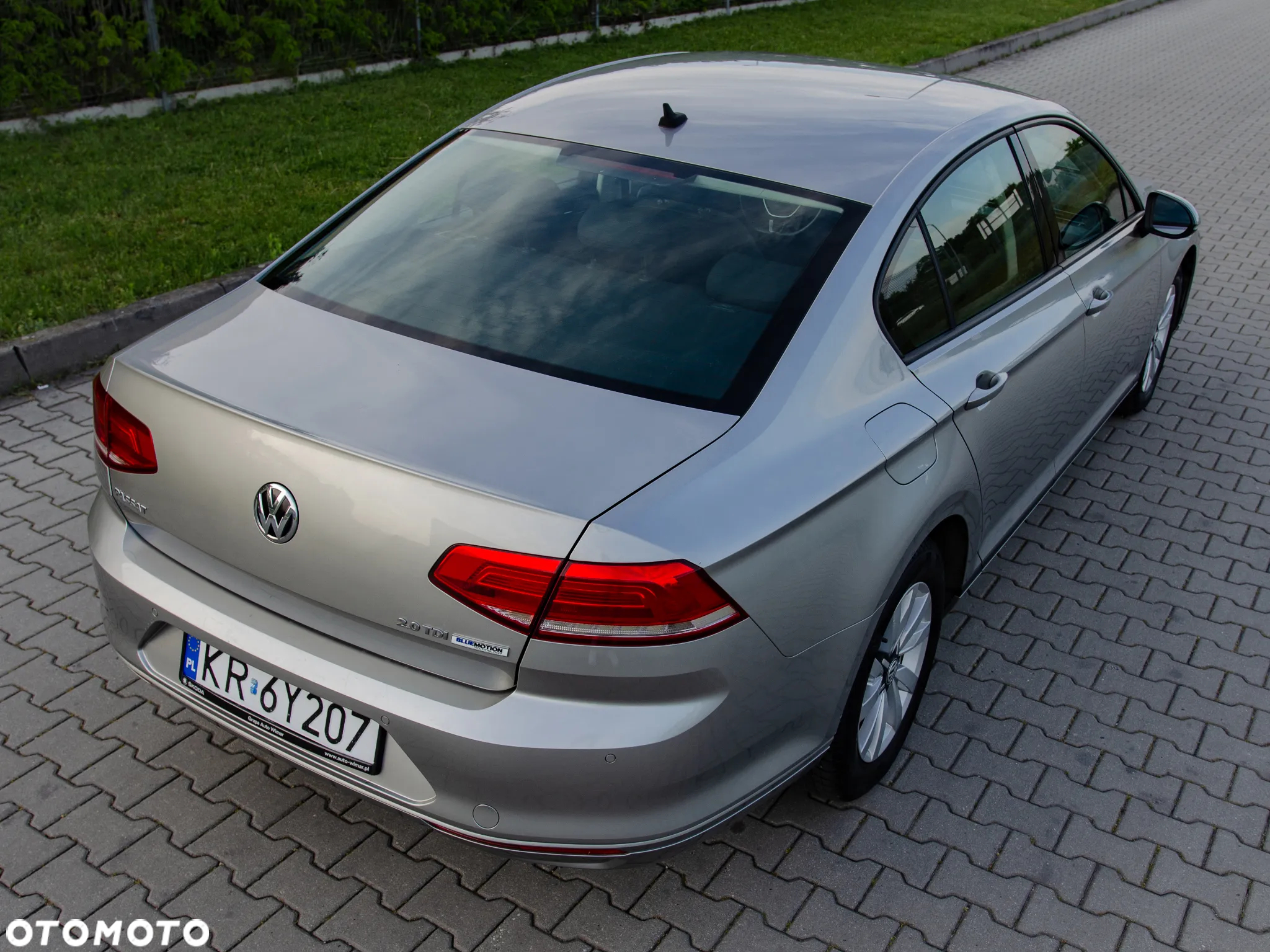 Volkswagen Passat 2.0 TDI SCR Comfortline - 12