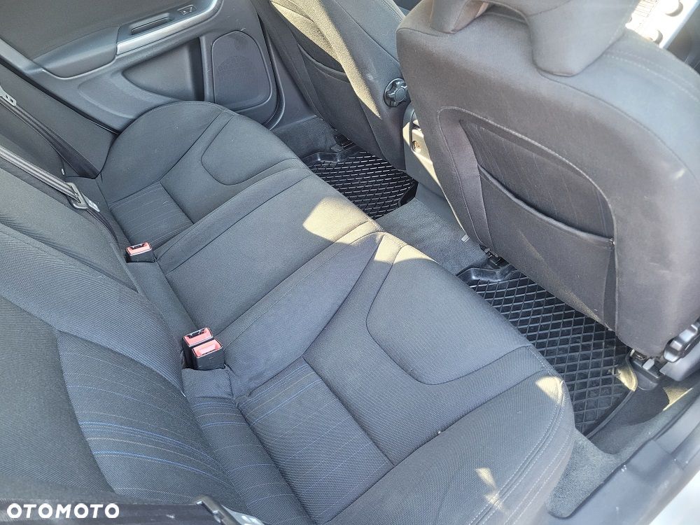 Volvo S60 DRIVe Kinetic - 9