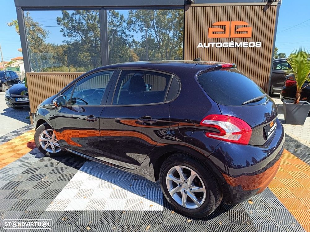 Peugeot 208 1.2 VTi SE Style - 5