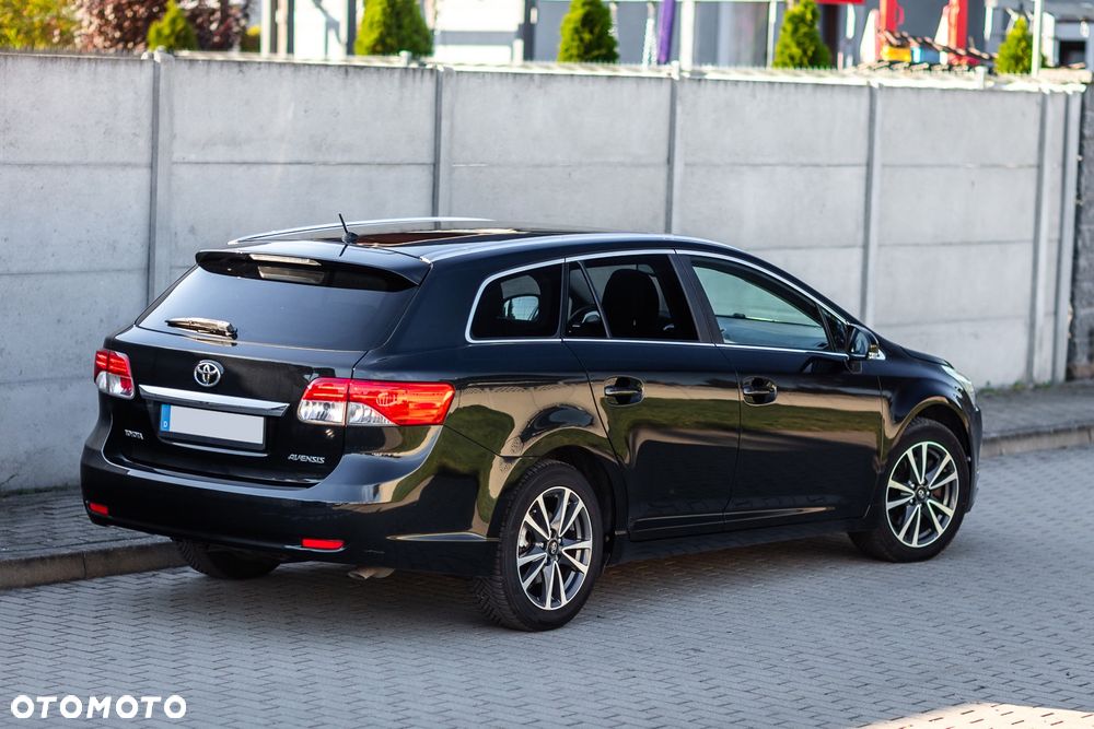Toyota Avensis 2.2 D-4D Executive - 13