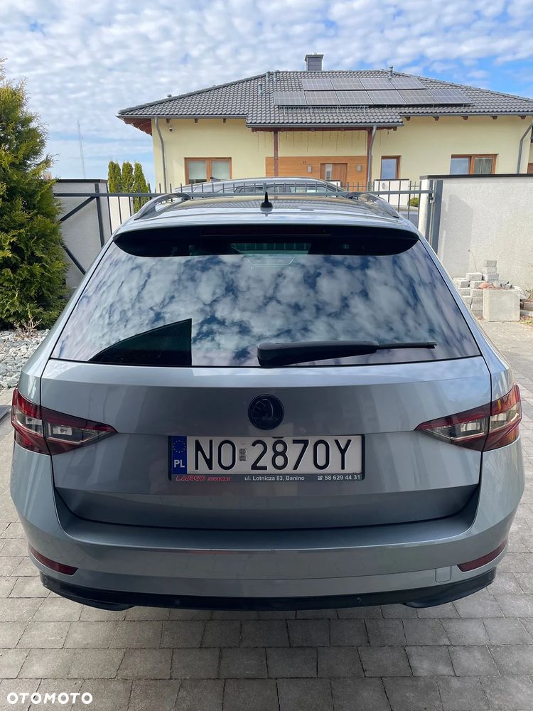 Skoda Superb 2.0 TSI Sportline DSG - 9