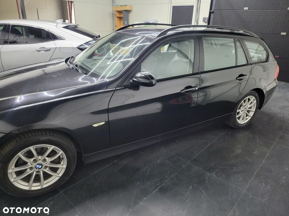 BMW Seria 3 318i - 22