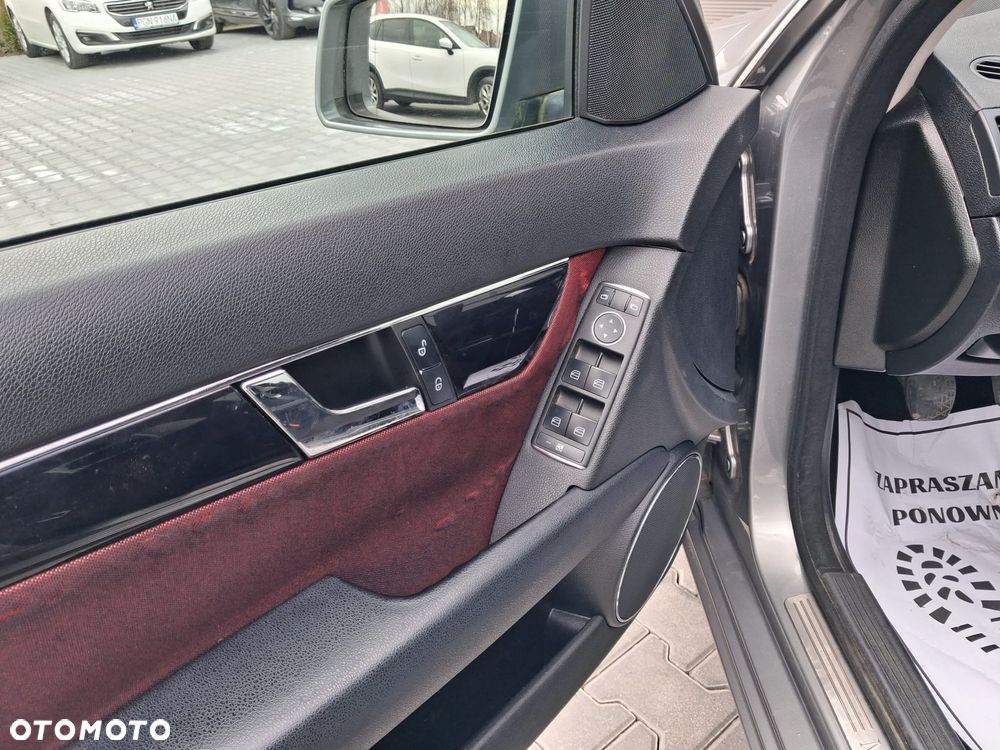 Mercedes-Benz Klasa C 220 CDI DPF (BlueEFFICIENCY) Elegance - 25