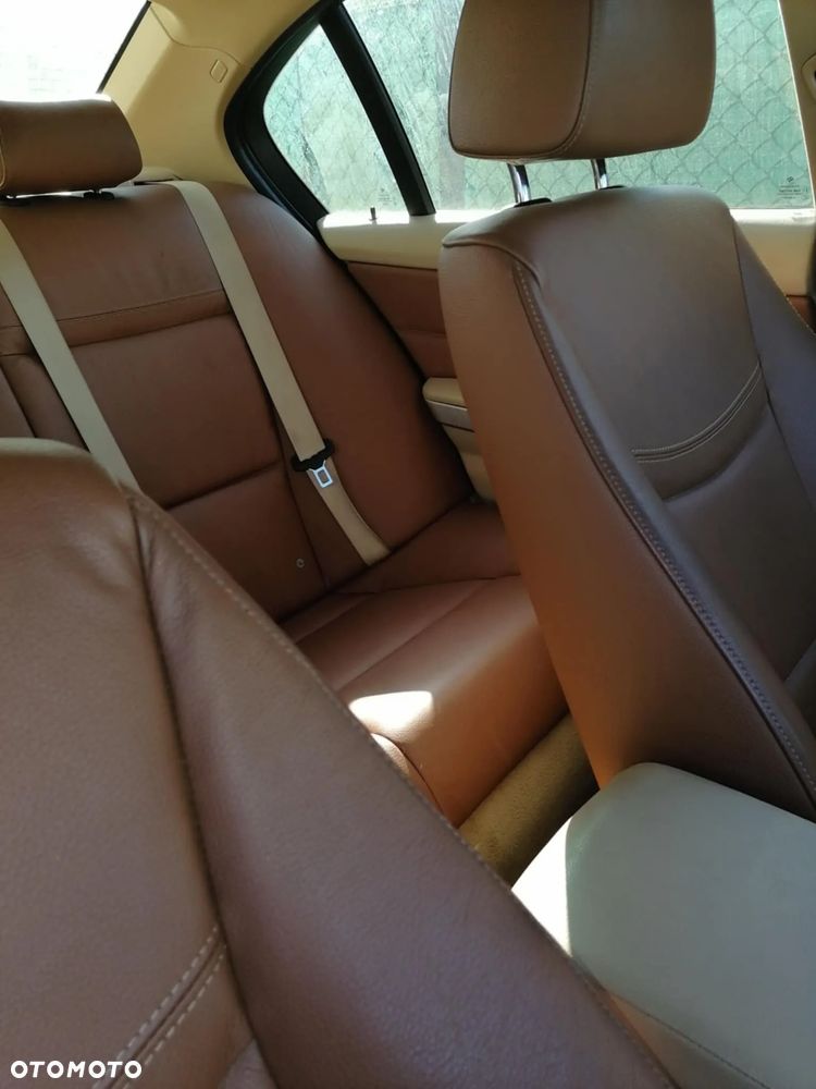 BMW Seria 3 320d Efficient Dynamics - 13