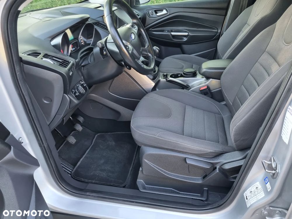 Ford Kuga 2.0 TDCi 4x2 Trend - 40