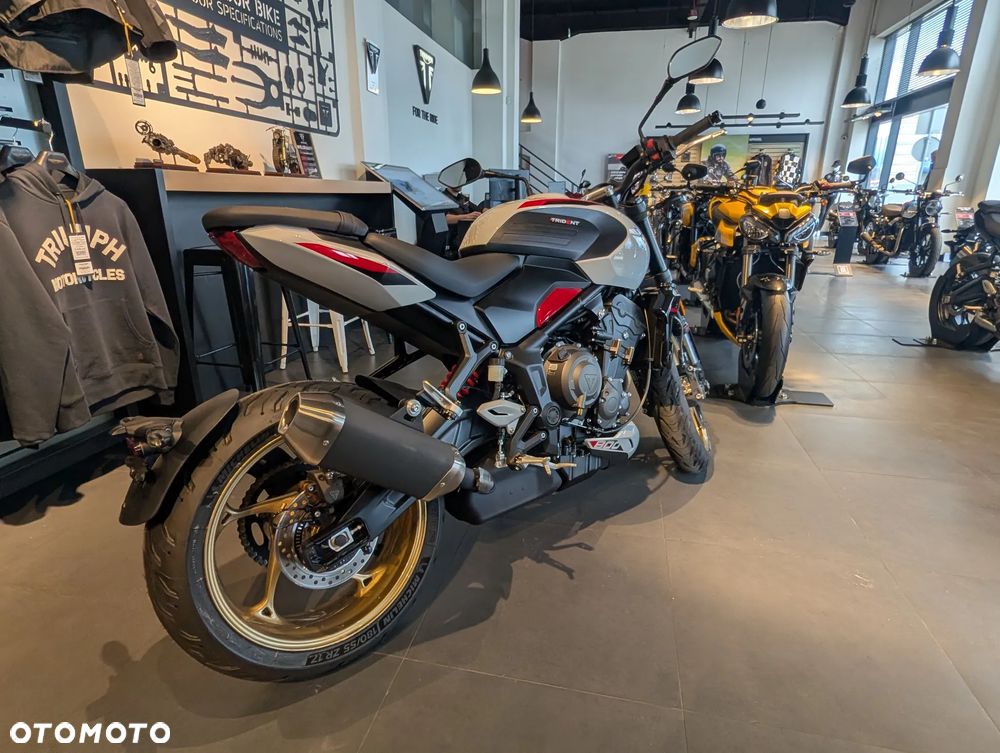 Triumph Trident - 3