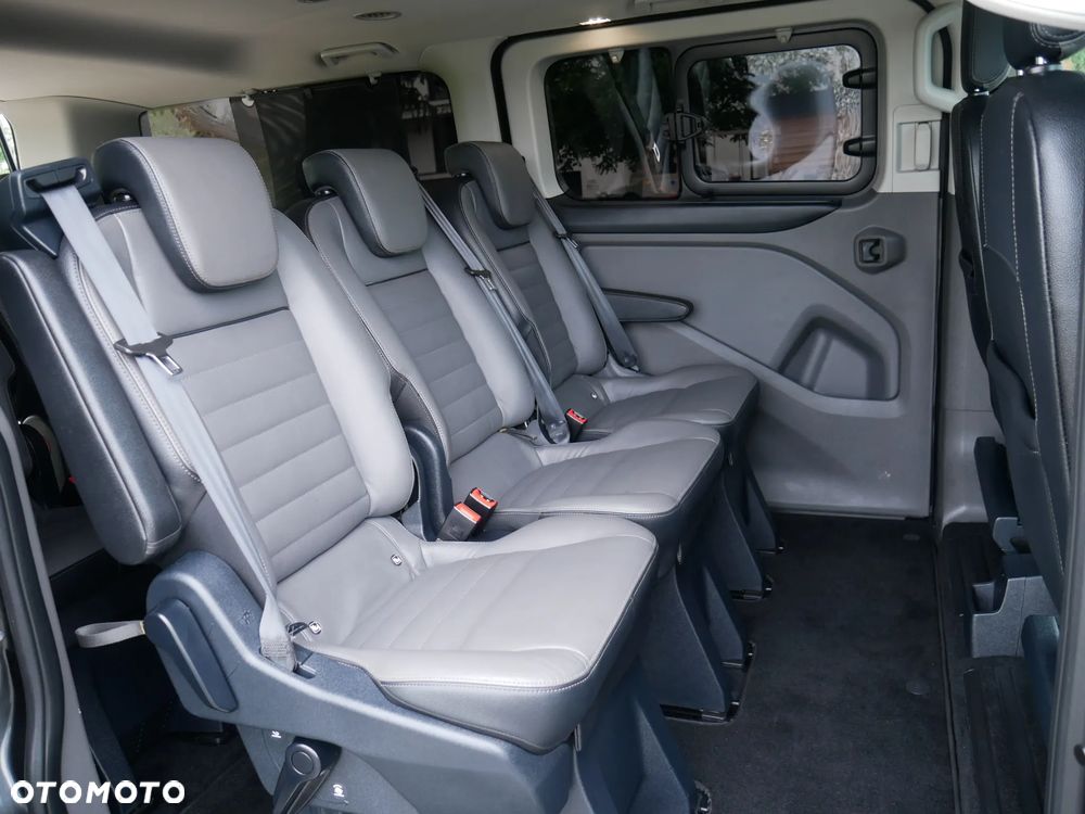 Ford Tourneo Custom 320 L2H1 VA Autm Titanium - 25