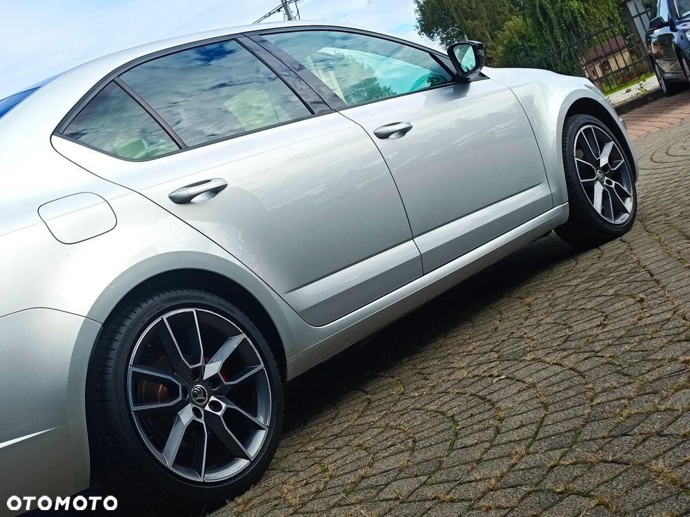 Skoda Octavia 2.0 TDI (Green tec) RS - 17