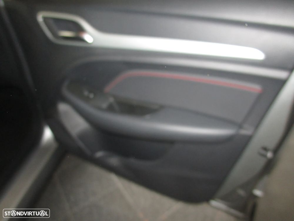 MG ZS Standard Luxury - 21