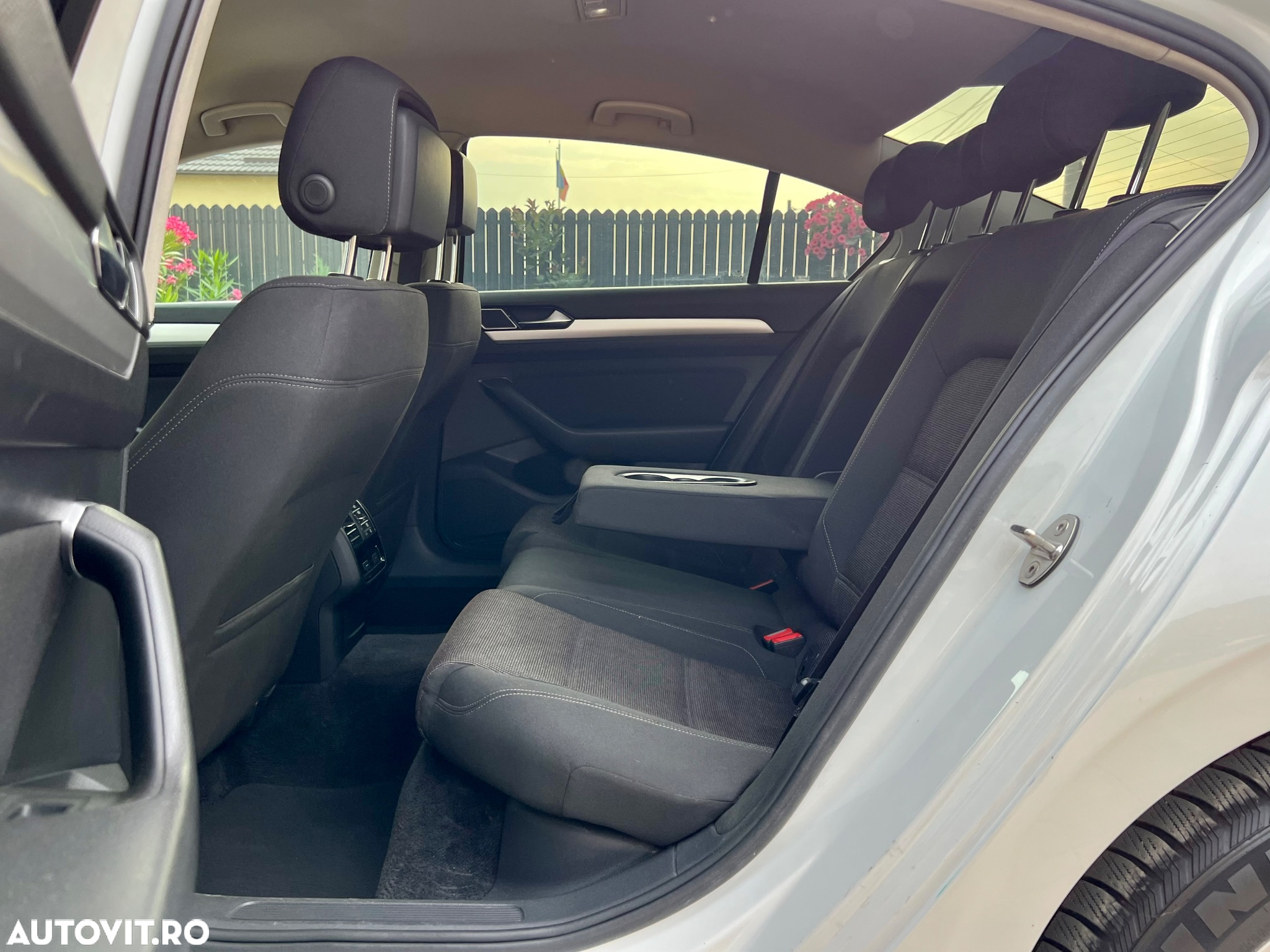 Volkswagen Passat 1.6 TDI (BlueMotion Technology) DSG Comfortline - 22