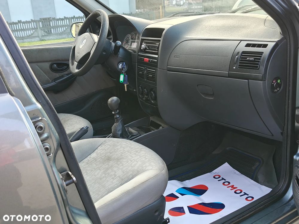 Fiat Albea 1.4 Dynamic - 19