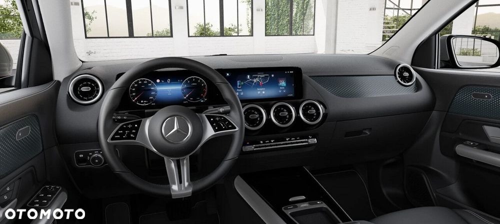 Mercedes-Benz GLA - 8