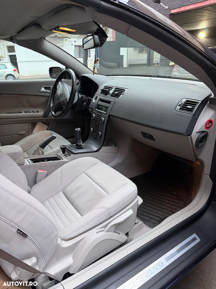 Volvo C70 2.4i Momentum - 10