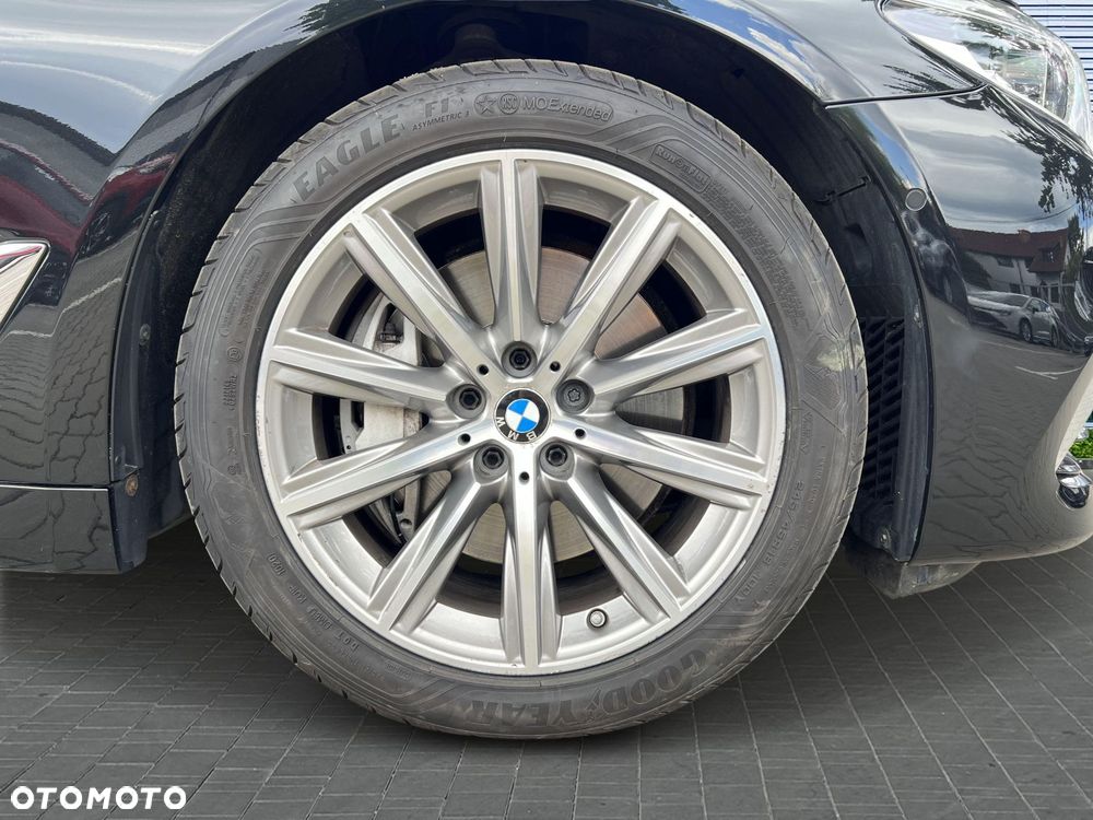 BMW Seria 5 540i xDrive - 28