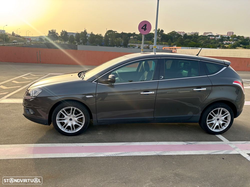 Lancia Delta 1.6 M-Jet Platino Com 57X - 1