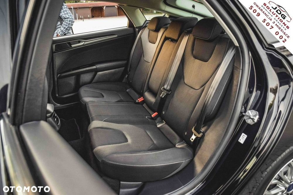 Ford Mondeo - 32