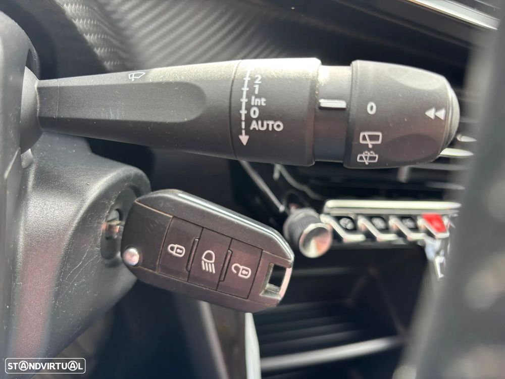 Peugeot 2008 1.5 BlueHDi Allure - 28