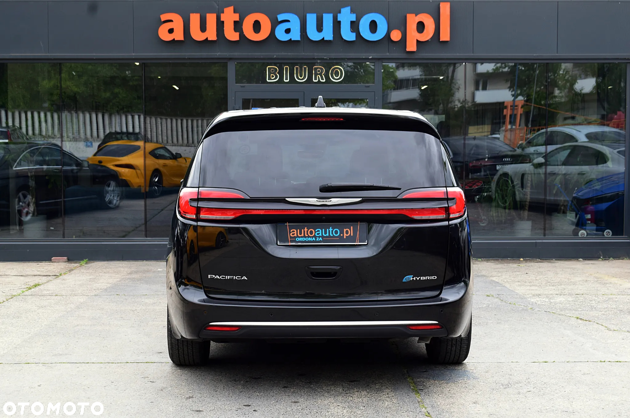 Chrysler Pacifica - 32