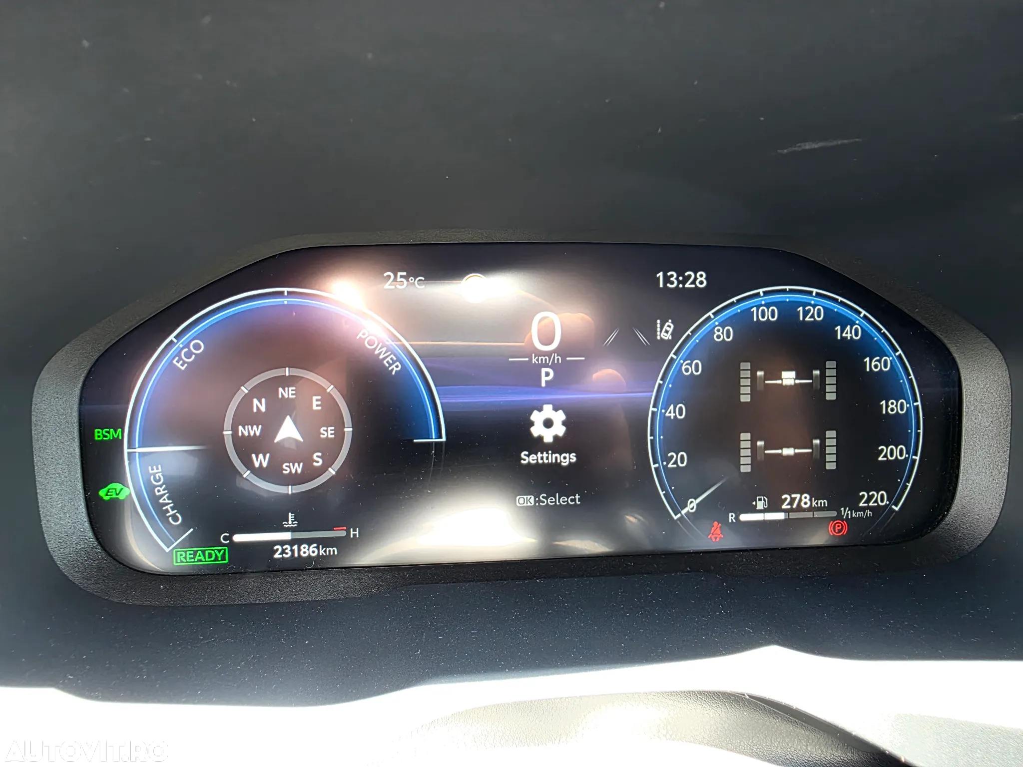 Toyota RAV4 2.5 Hybrid VVT-iE 4x4 Luxury Premium - 15