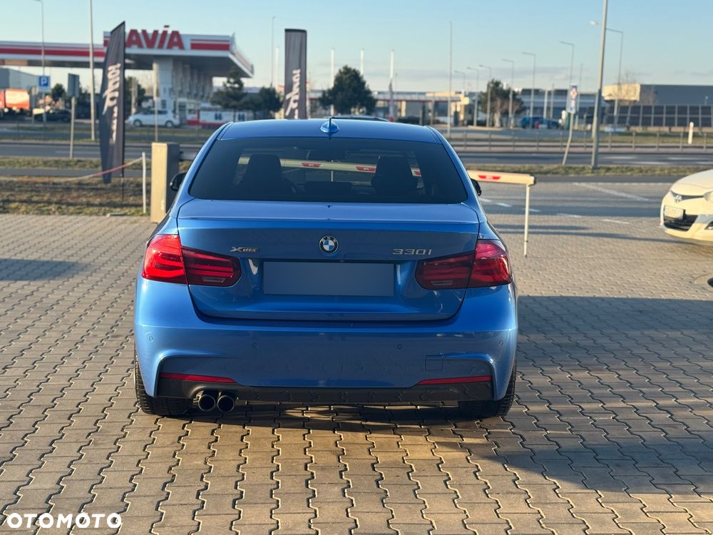BMW Seria 3 330i xDrive M Sport Shadow - 15