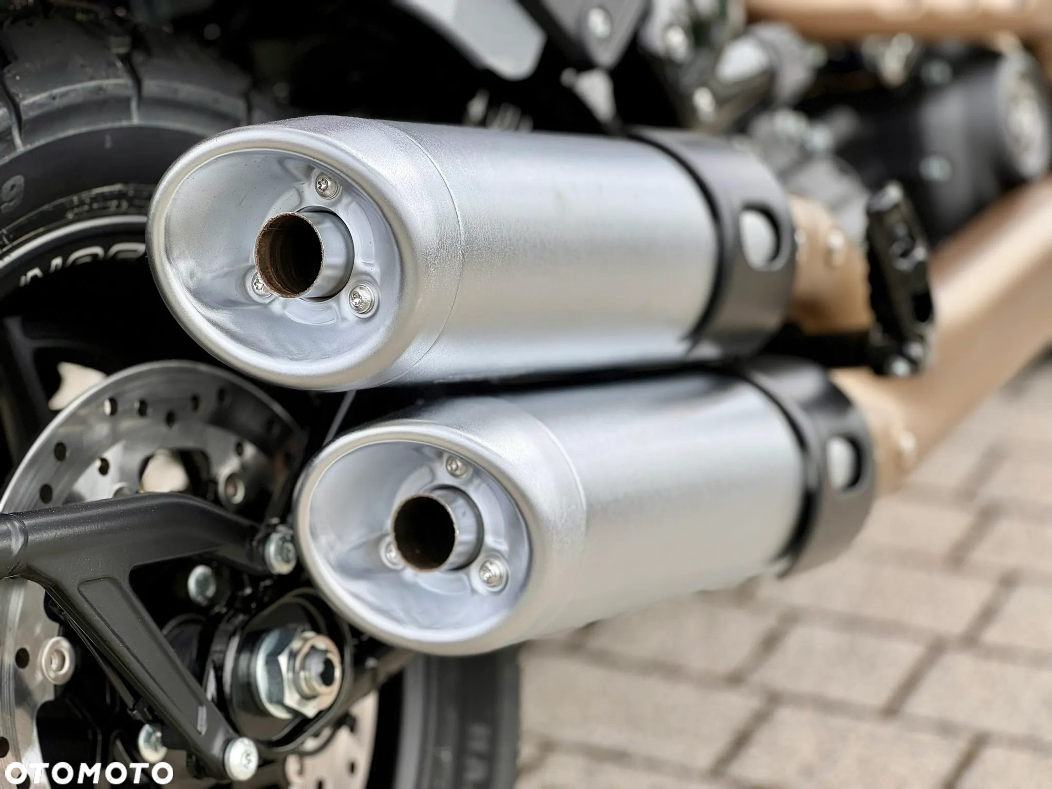 Harley-Davidson Softail Fat Bob - 10