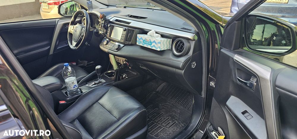 Toyota RAV4 - 8