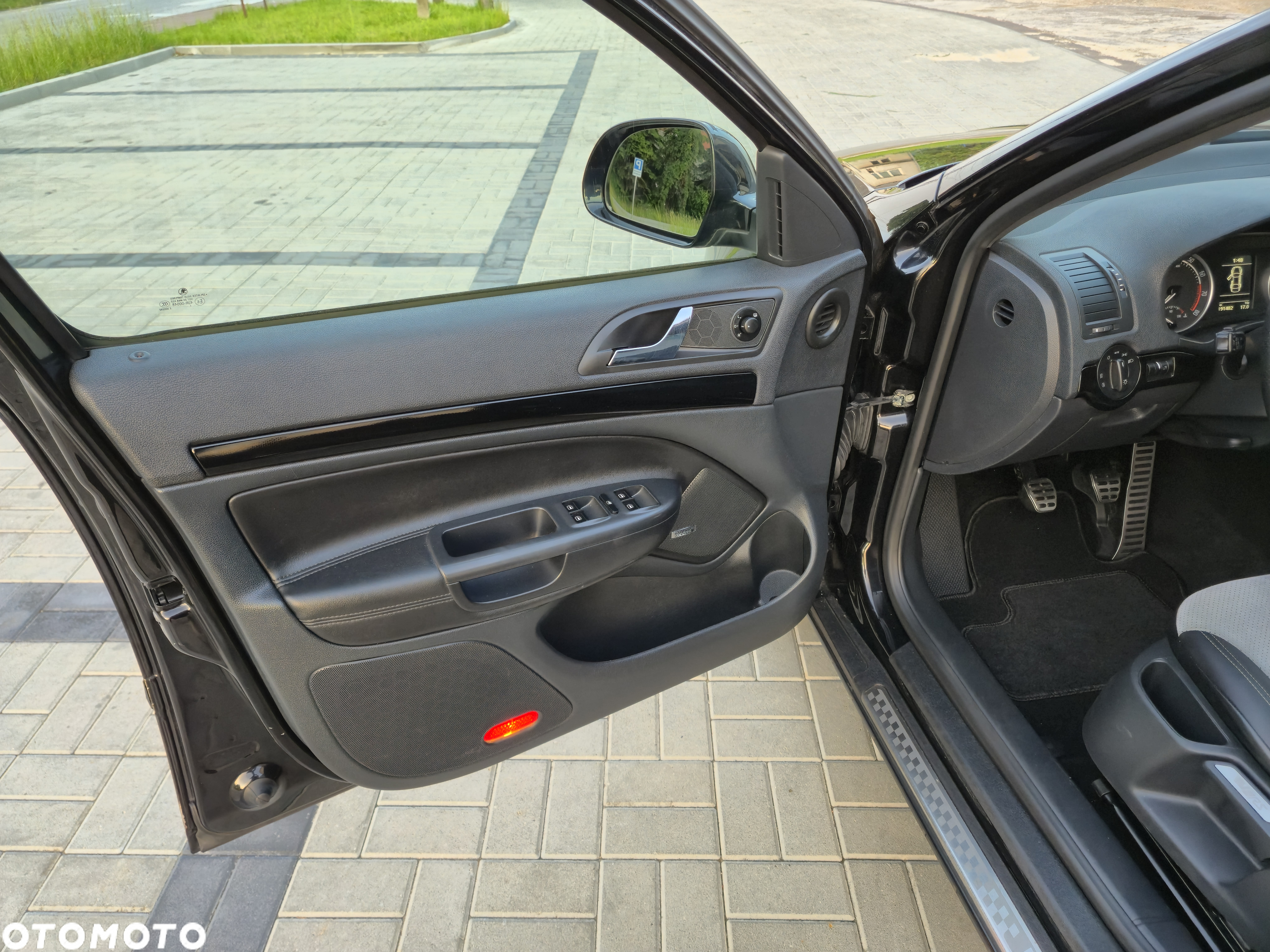 Skoda Octavia Combi 2.0 TSI RS - 15