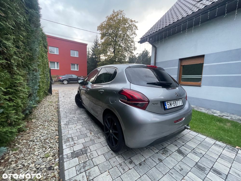 Peugeot 208 - 4
