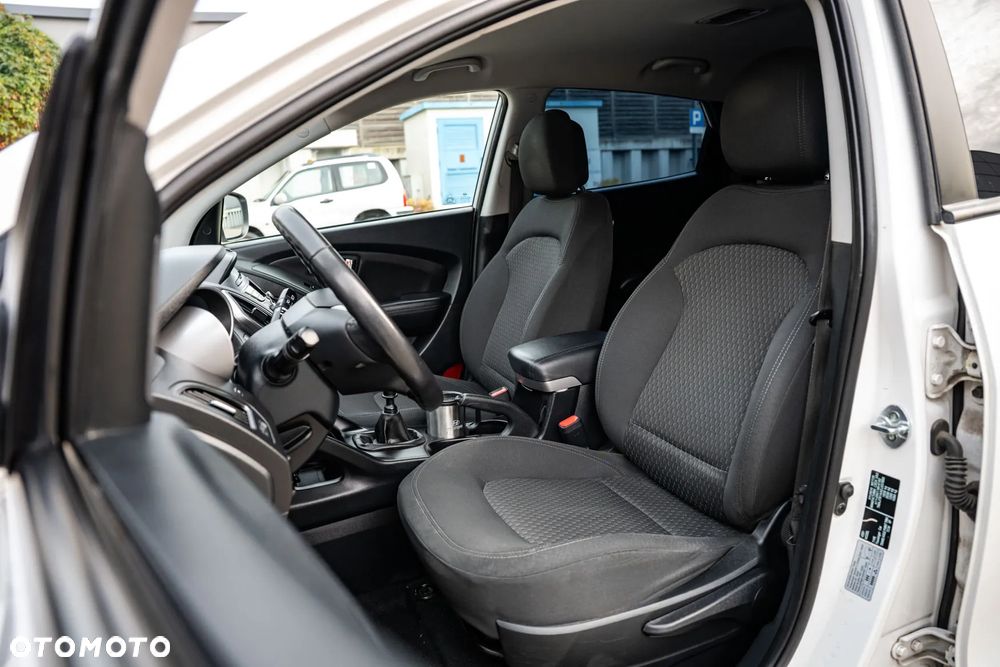 Hyundai ix35 1.6 2WD UEFA EURO 2012 Edition - 11