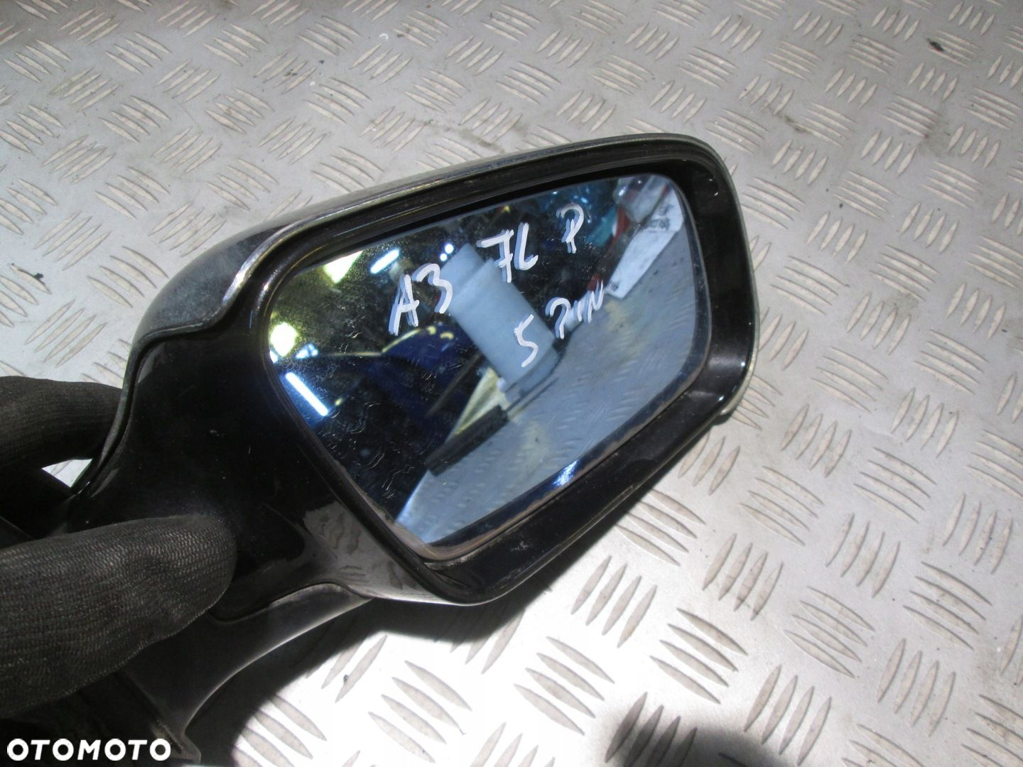 LUSTERKO PRAWE AUDI A3 8L LIFT 3D 5 PINÓW - 2